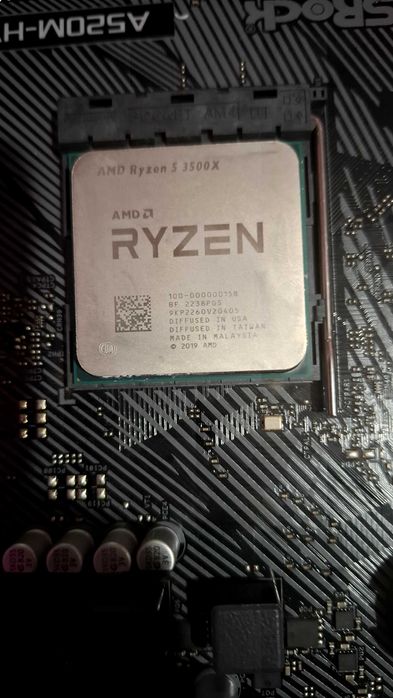 AMD Ryzen 5 3500X + Placa de Baza A520M HVS+ Sursa Aqyris Pulsar 550W
