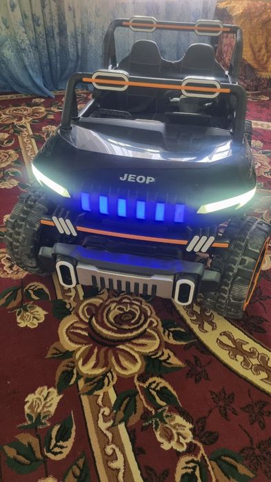 Oʻyinchoq moshina sotiladi