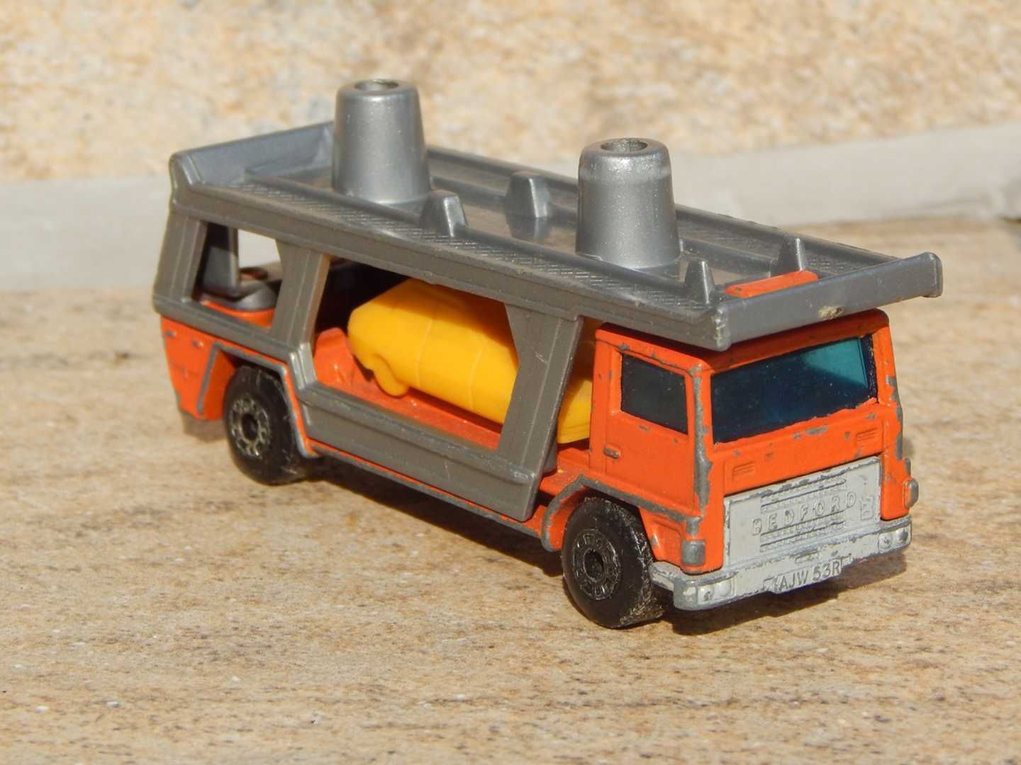 Macheta veche transportor auto Bedford Matchbox Lesney 1976 sc 1:87