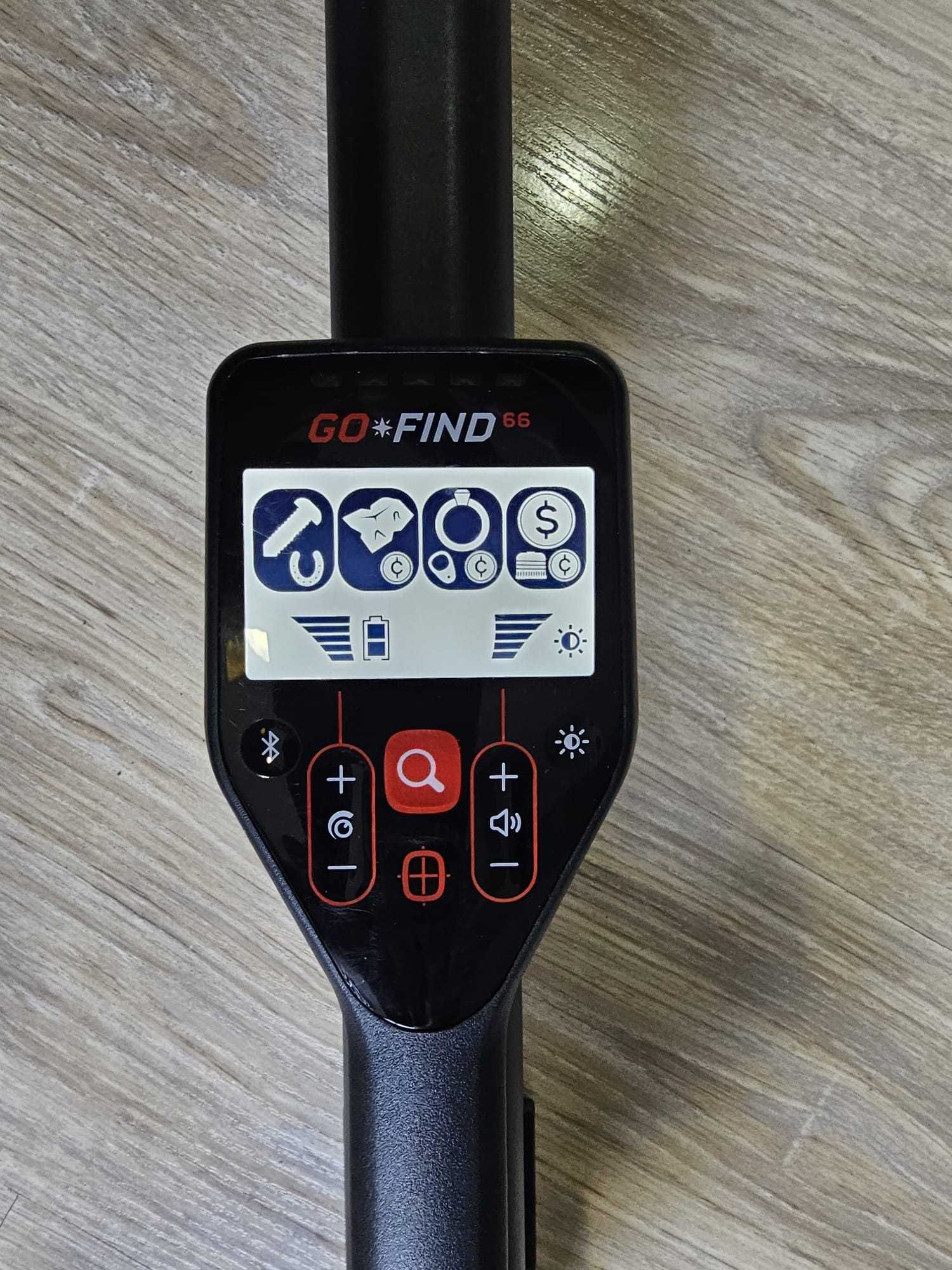 Металотърсач Minelab GO-FIND 66, плюс подарък