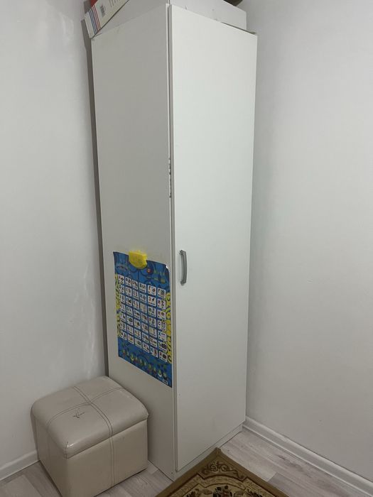 Шкаф подходит для спальни и прихожей.