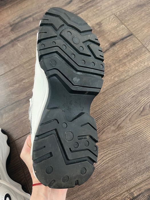 Дамски бели маратонки 39