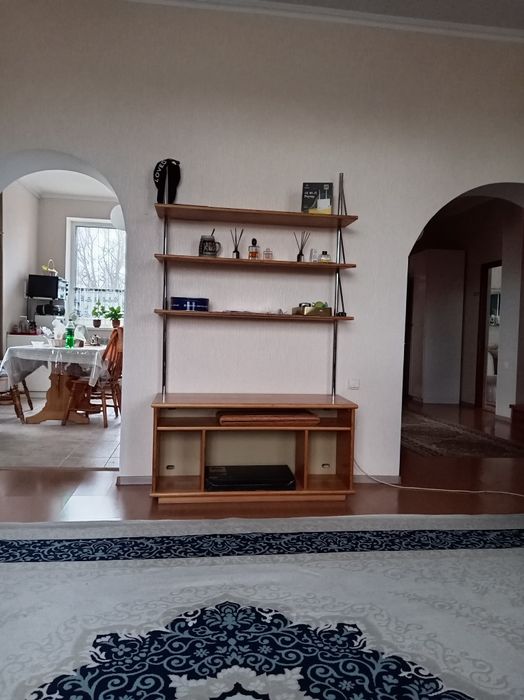 Продам мебель шкафы и под телевизор в хорошем состояний б/у можно