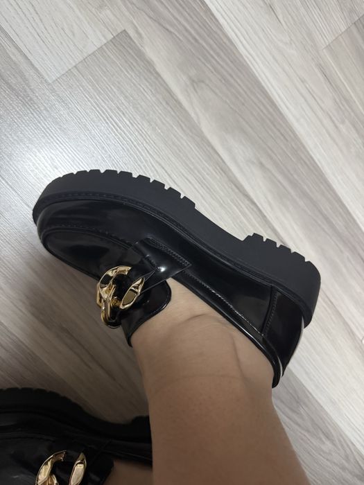 Черни мокасини чисто нови с кутия