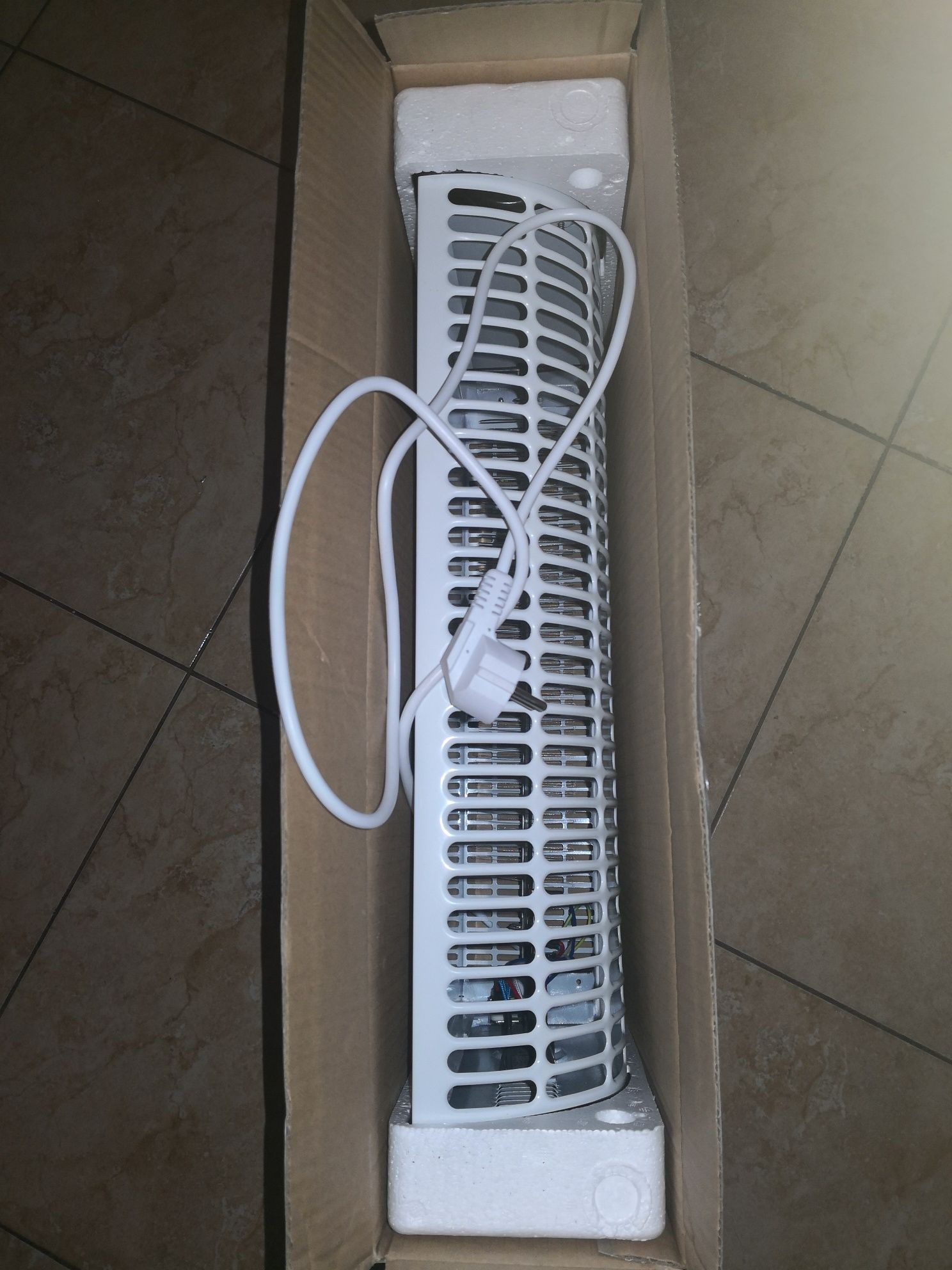 Продавам,
Подов конвектор CH-Y02, 2000W,,SYNCHRO,,