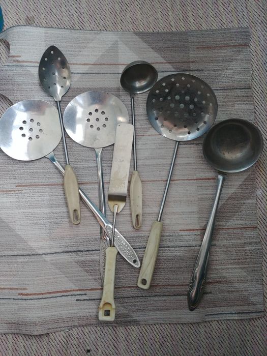 Продаю столовые приборы