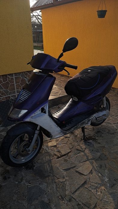 Vând scuter aprilia  sr 50 defect
