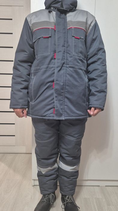 Спец одежда етік барлығы қырықмың тенге.42размер етік.киім 48'-50