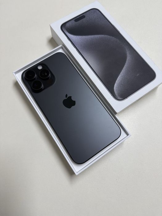 Magazin vinde: iPhone 15 Pro Max 256gb Titanium Black / Blue