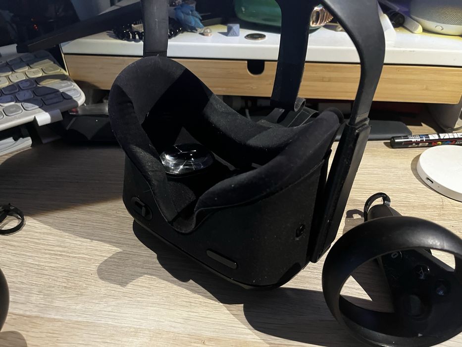 Oculus Quest 1 - functional cu controlere