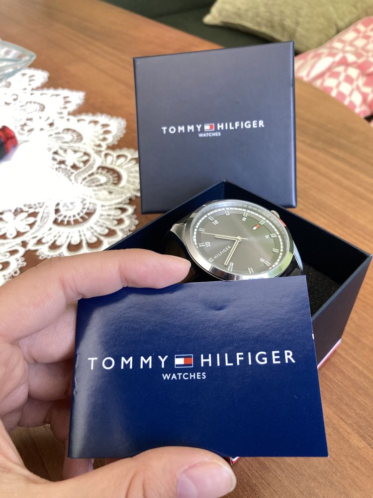 Оригинален часовник TOMMY HILFIGER