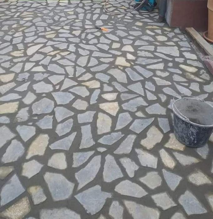 Piatră naturala nuanțe diferite