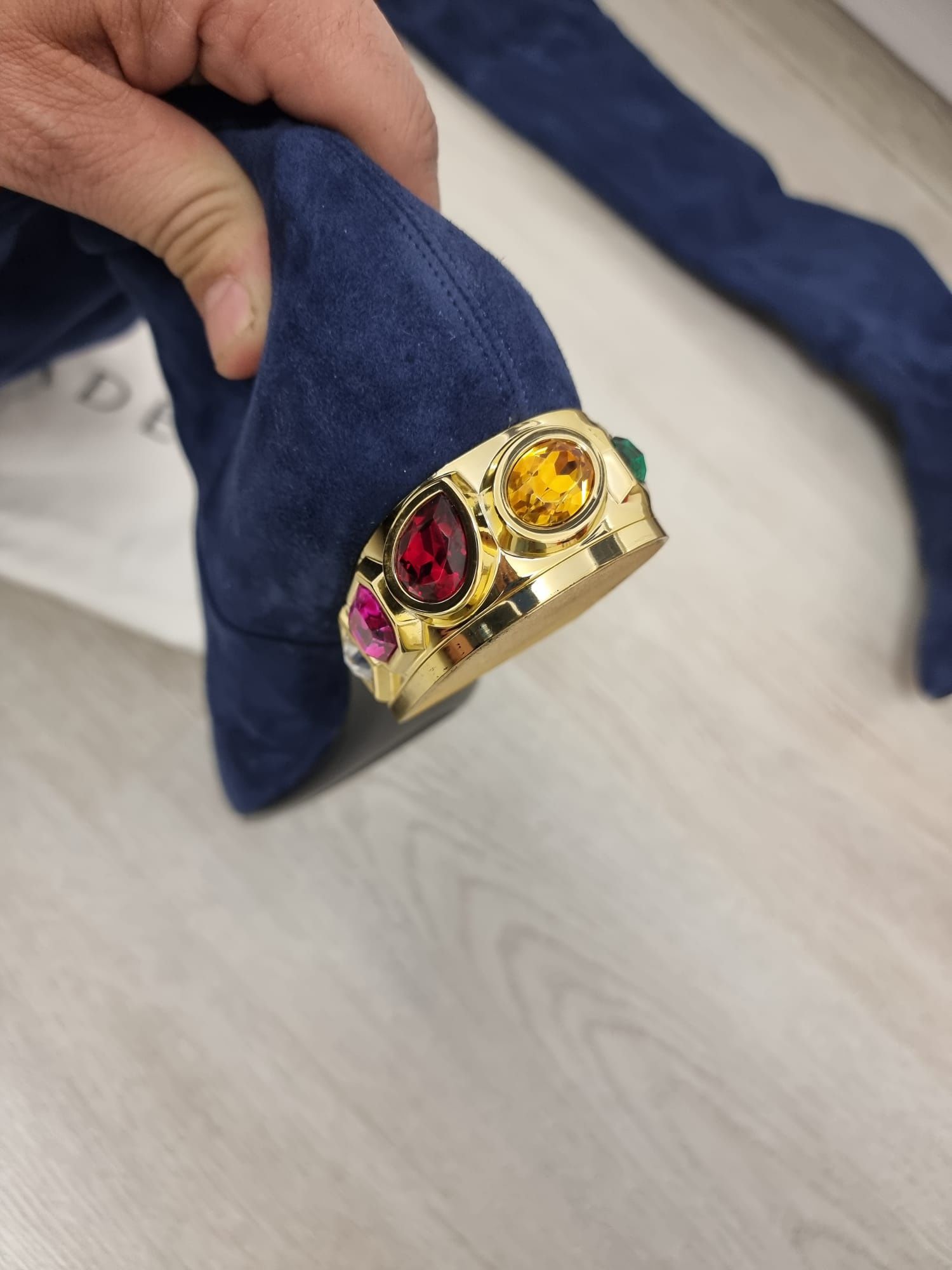 Cisme casadei piele intoarsa