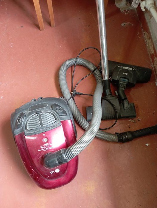 Пылесос LG 1500 w