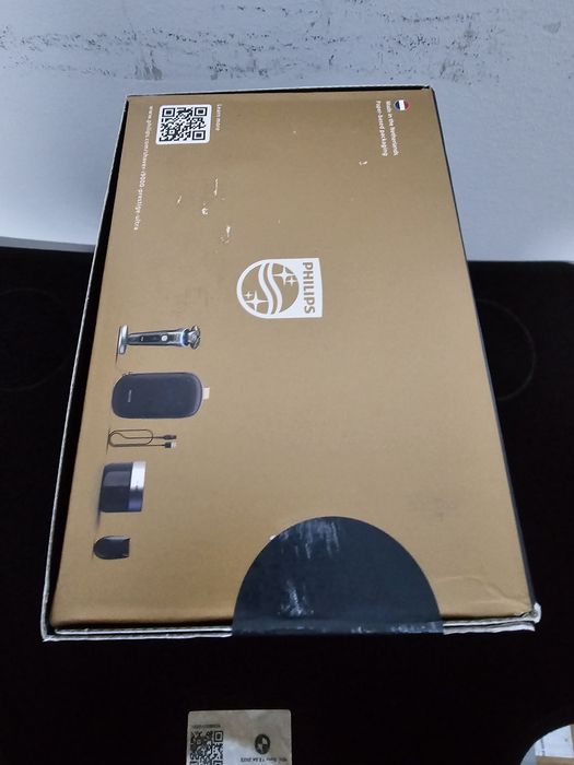 Aparat de ras Philips i9000 Prestige Ultra Wet & Dry pentru barbati
Ap
