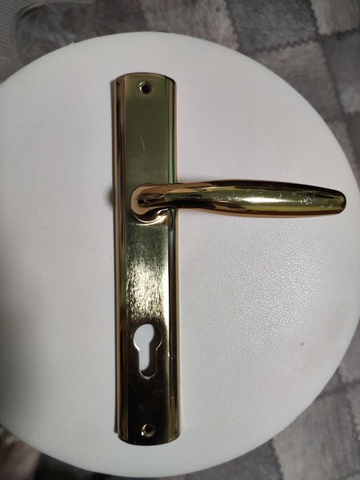 Ручка на дверь новая