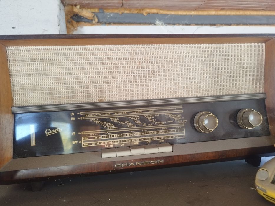 Radio Lampi living impecabil