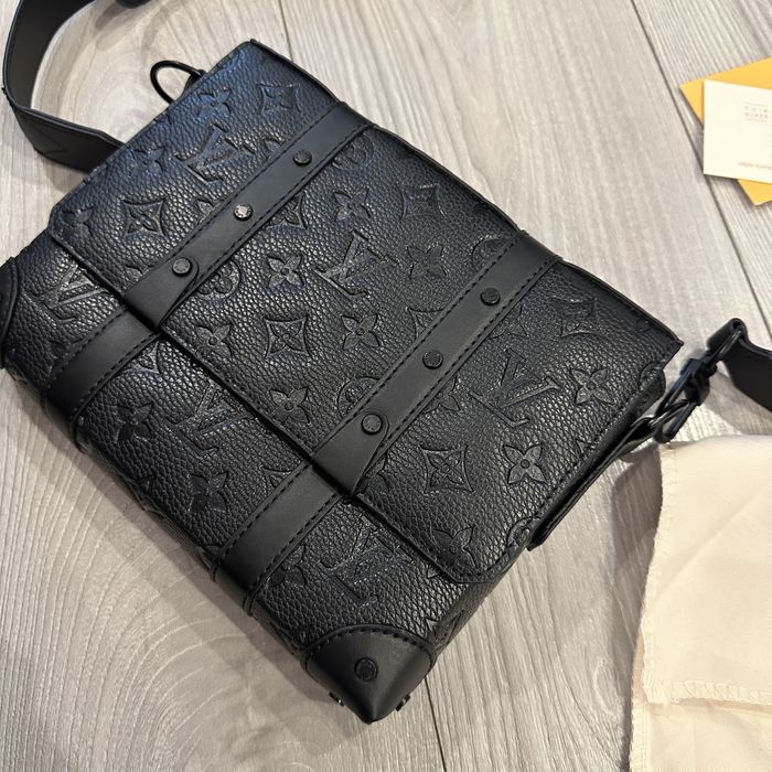 Geanta Louis Vuitton neagra noua