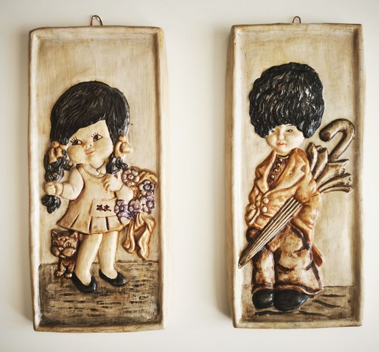 Tablouri fetita si baietel, din comunism, ceramica, stare foarte buna