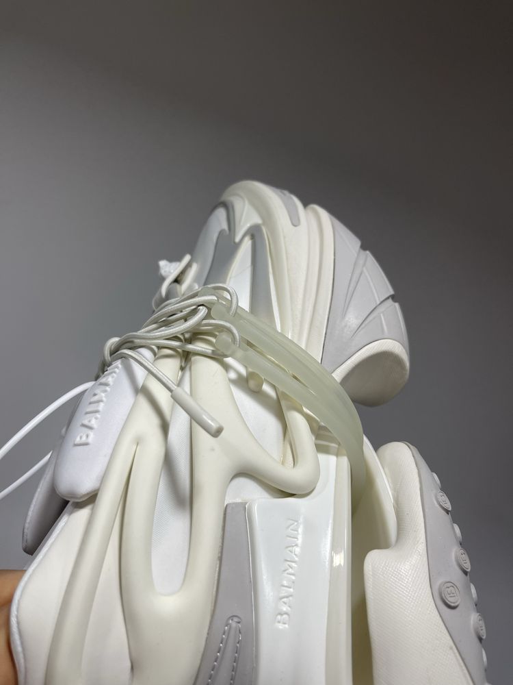 Balmain Unicorn Triple White