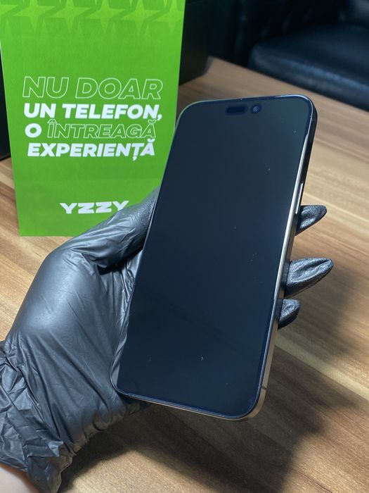 iPhone 15 Pro Max / 256 GB / Sănătate baterie 95% / Ca nou