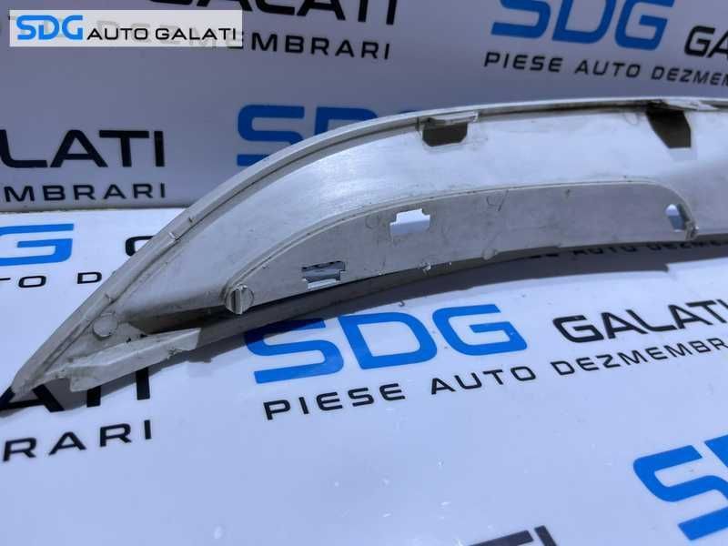 Bandou Ornament Grila Inferioara Dreapta Far Spoiler Bara Fata Ford Kuga 2008 - 2013 Cod 8V41-15A281-A V4115A281A
