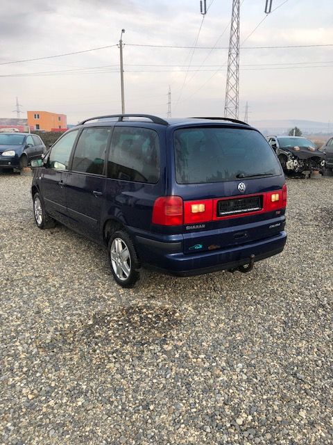 Dezmembrez Vw Sharan 1,9tdi tip Auy, albastru cutie automata an 2003