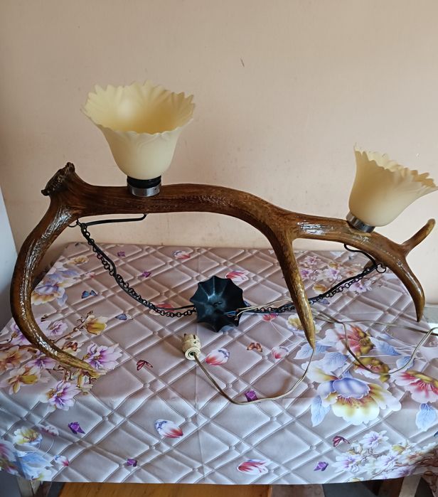 Candelabru din coarne de cerb