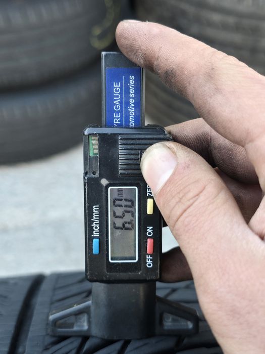 2 Броя 225/40/19 Michelin 1x6,5mm 1x6mm