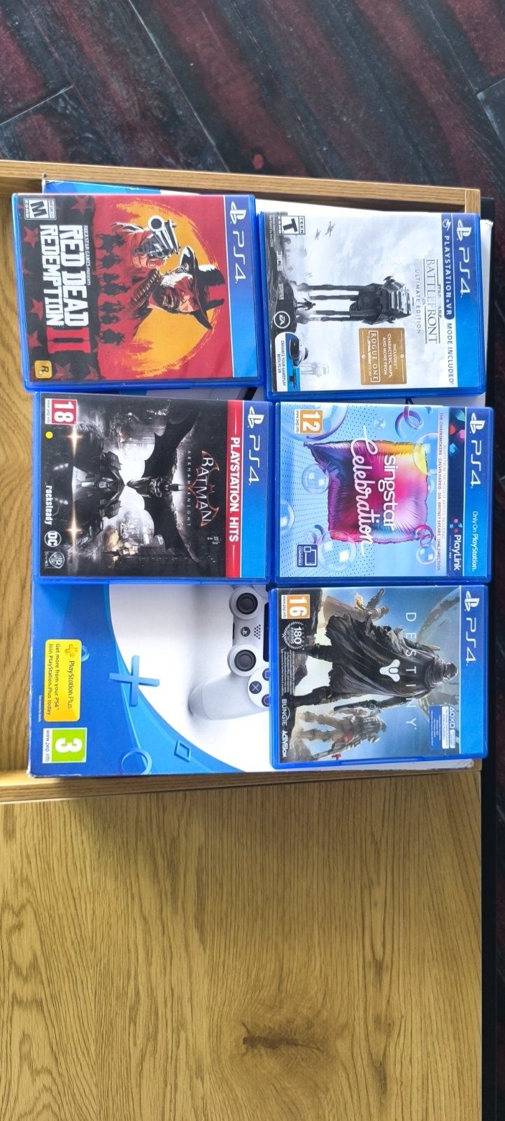PS4 Slim 500GB бял с 2 джойстика и 5 игри

PlayStation 4 Slim 500GB +