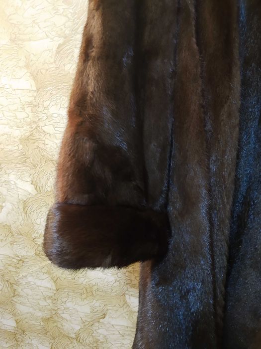 ВИЗОН ЛУКС,дълъг качулка цели кожи уникален МОДЕЛ,НЕПОВТОРИМ,ДОГОВАРЯН