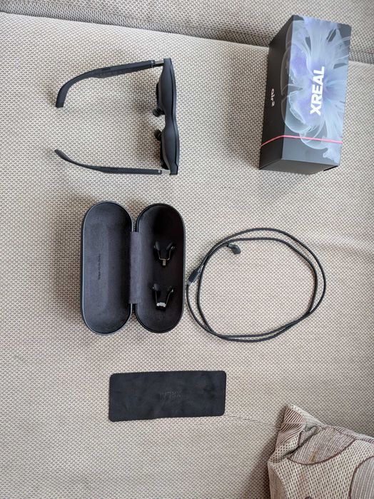 Xreal Air 2 AR очила-виртуален екран до 330 инча в джоба ви. Като нови