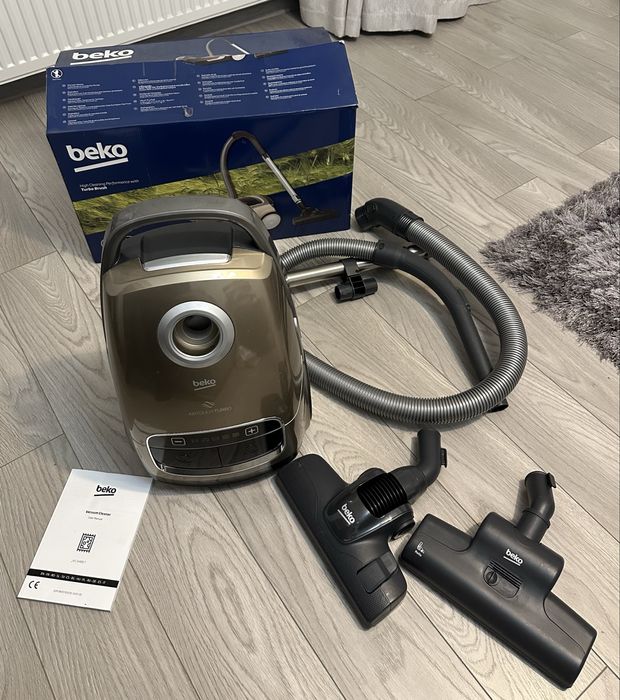 Vand Asirator BEKO model VCC 6480T (800W)