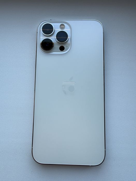 Vând iPhone 13 Pro Max – 128 GB, Silver, Baterie: 85%