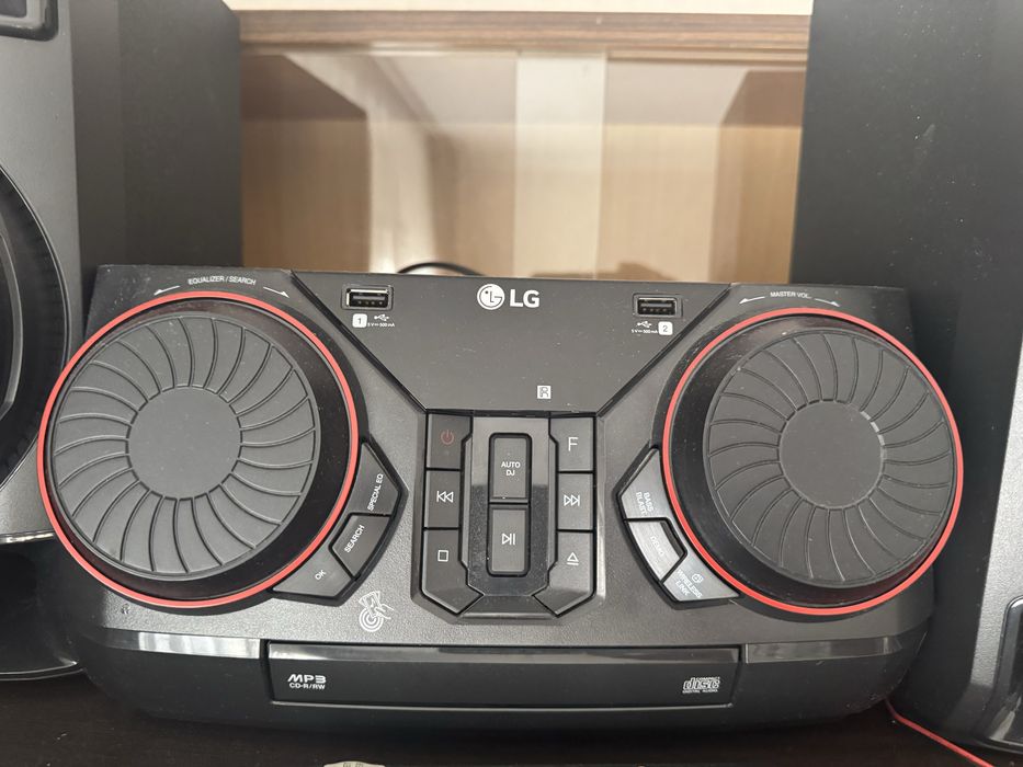 Продам музцентр LG-CK-43
