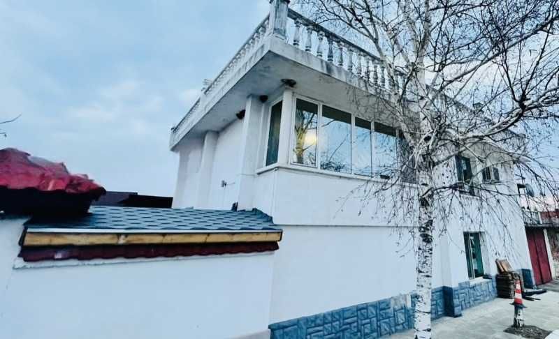 Двуетажна къща в Куртово Конаре