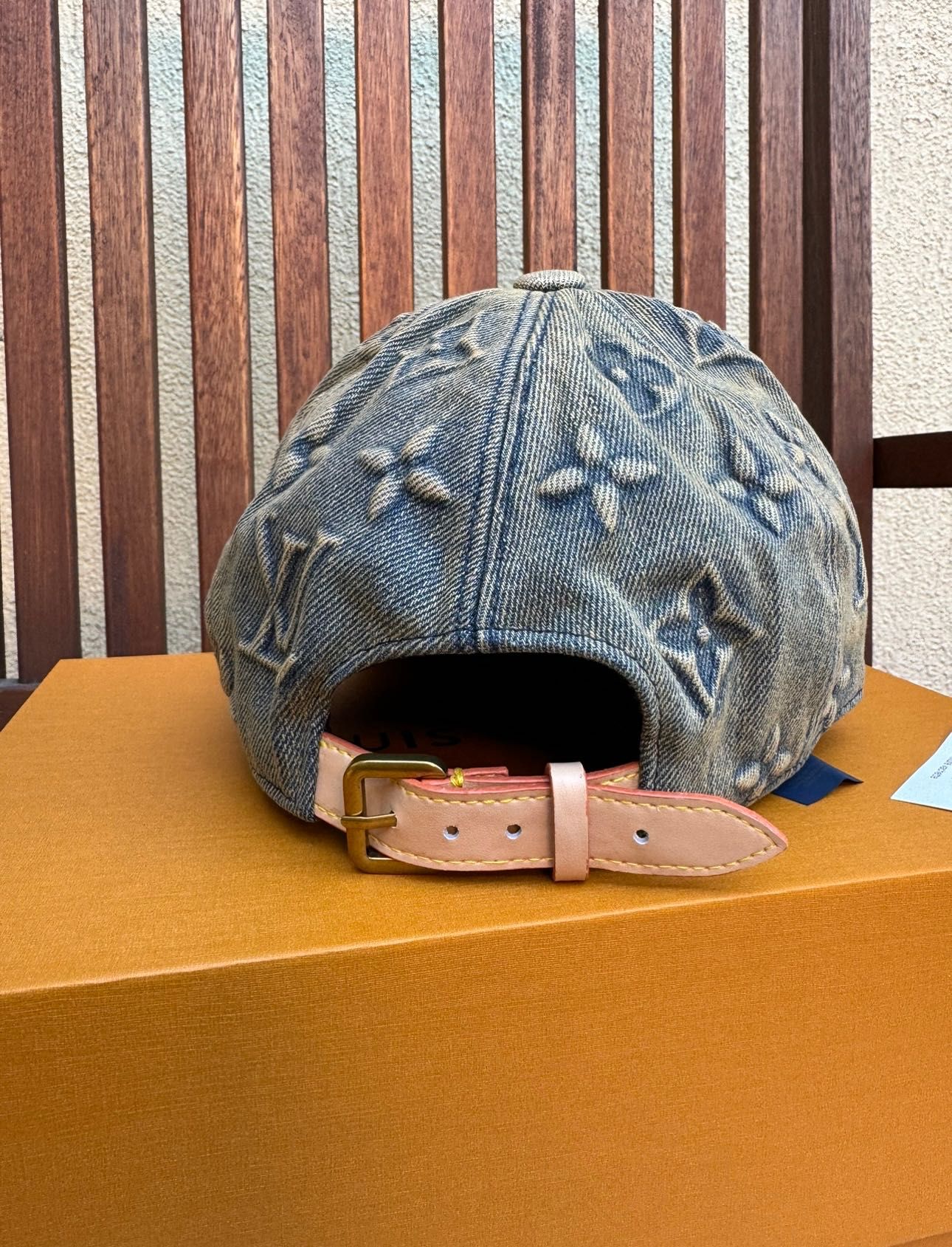 Sapca originala Louis Vuitton LV Monogram Washed Denim noua