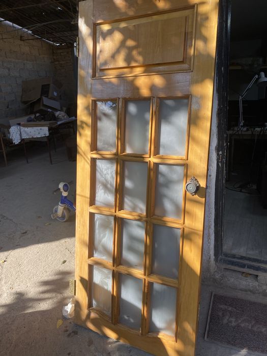 Срочно продам двери чисто из дерево в отличном состояние