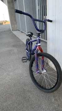 Bicicleta BMX BTWIN