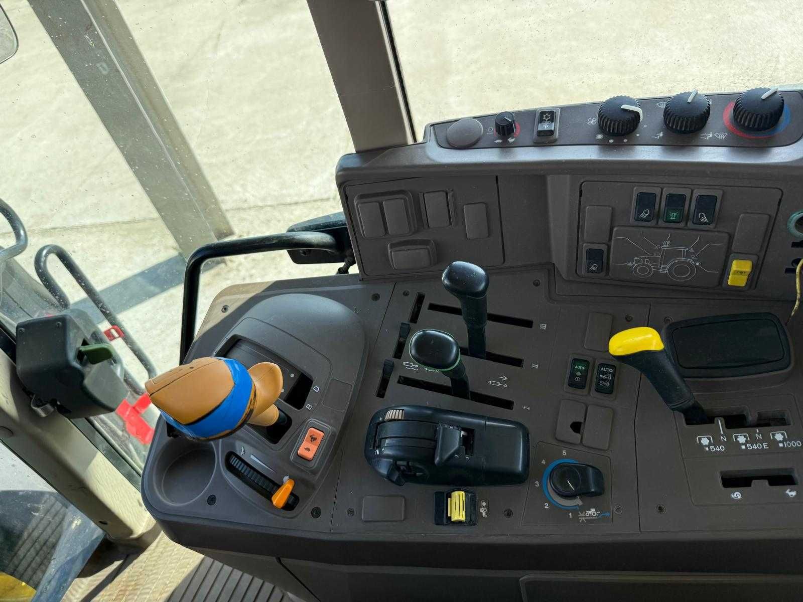 Tractor John Deere 6120M