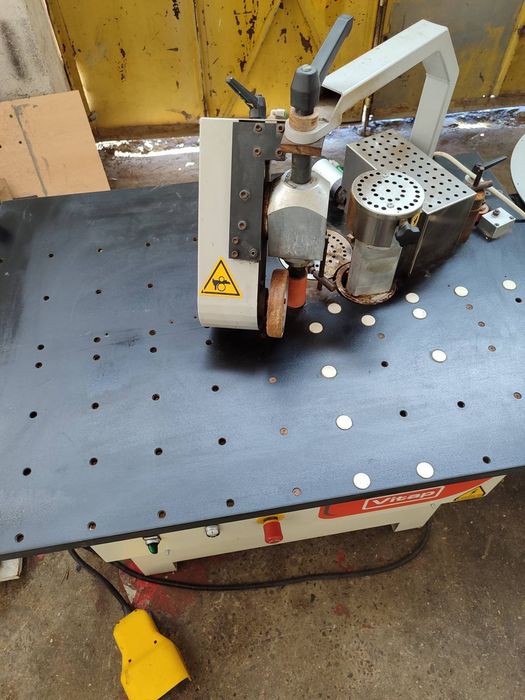 Комплект кантираща машина за праволинейно и криволинейно кантиране,с ц