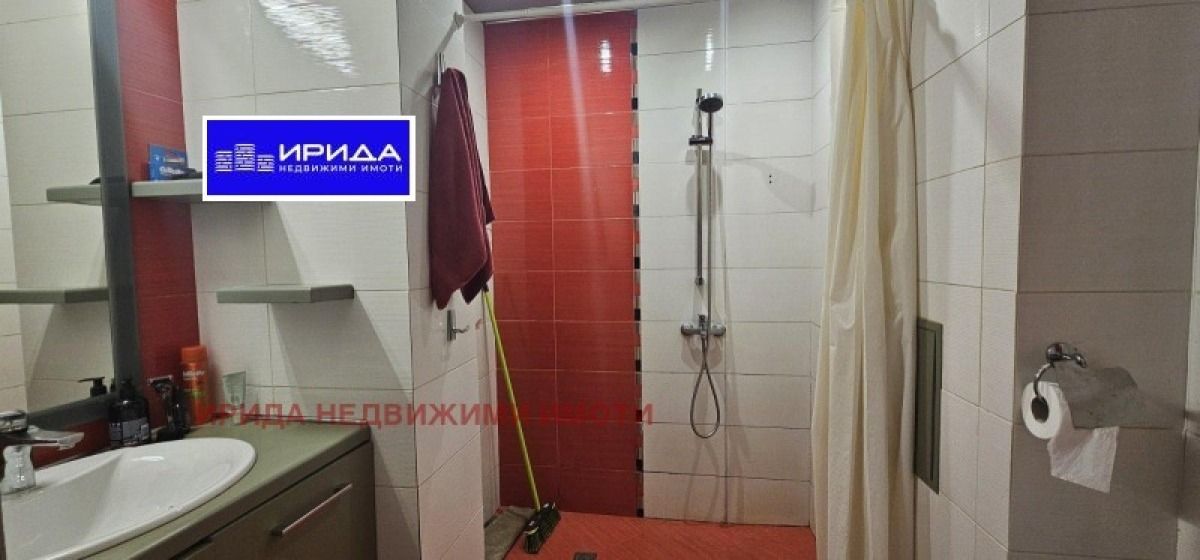 Просторен тристаен  обзаведен апартамент в Дървеница!