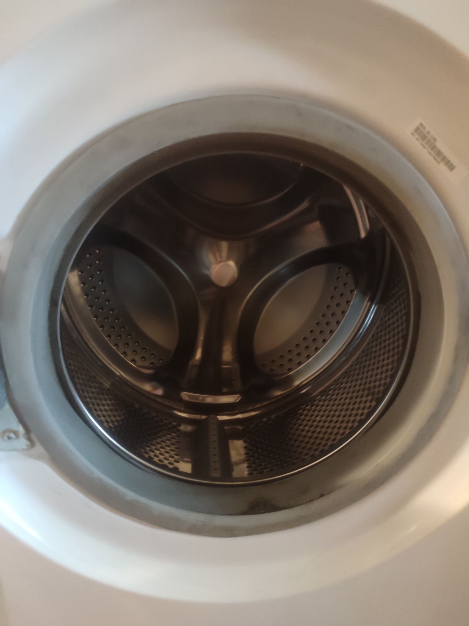 Продается стиральная машина Indesit