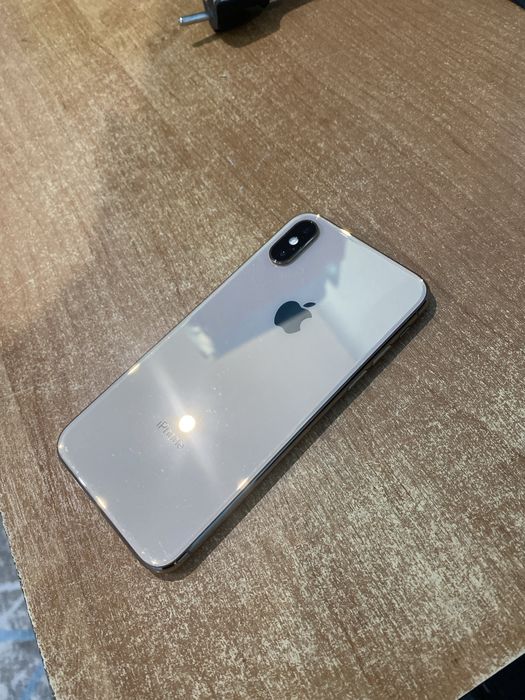 iPhone Xs в идеальном состояний