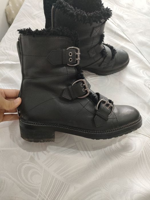 Продаю женские сапоги