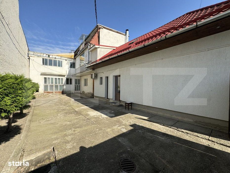 INVESTITIE! Casa de vanzare cu 10 camere, 350 mp utili, zona 7 Noiembr