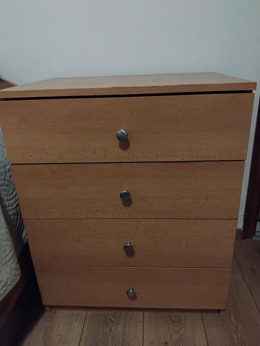 Продавам скрин запазен