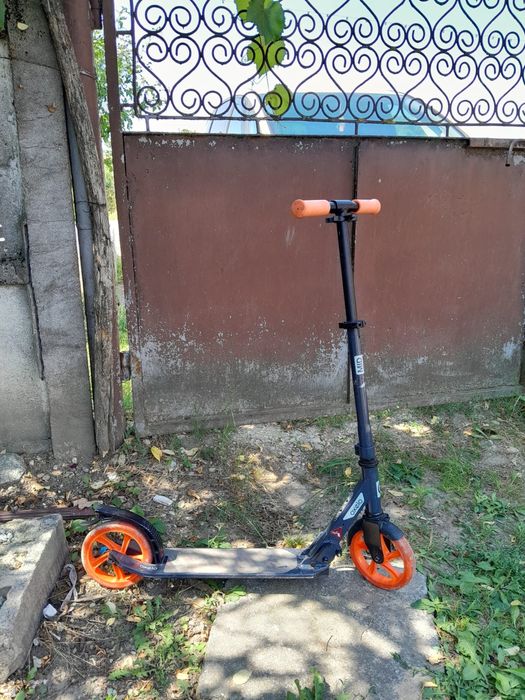 Vand biciclete si trotinete