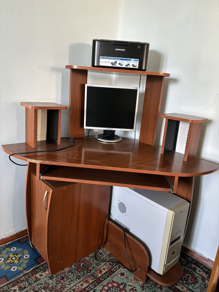 Компьютерный стол б/у