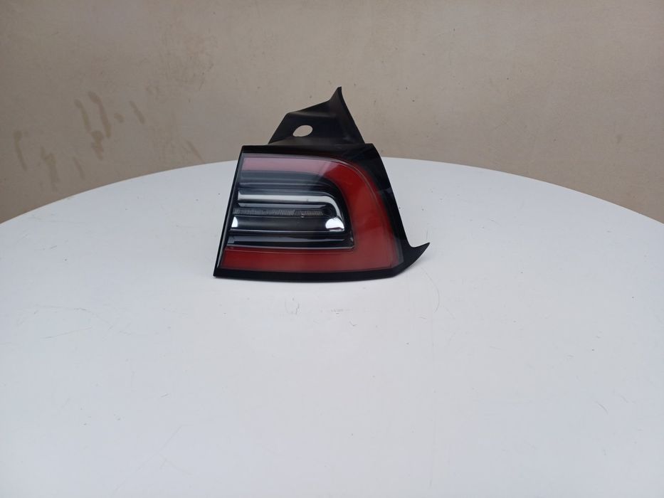 Стоп за Tesla model 3;  2017г.-2023г.